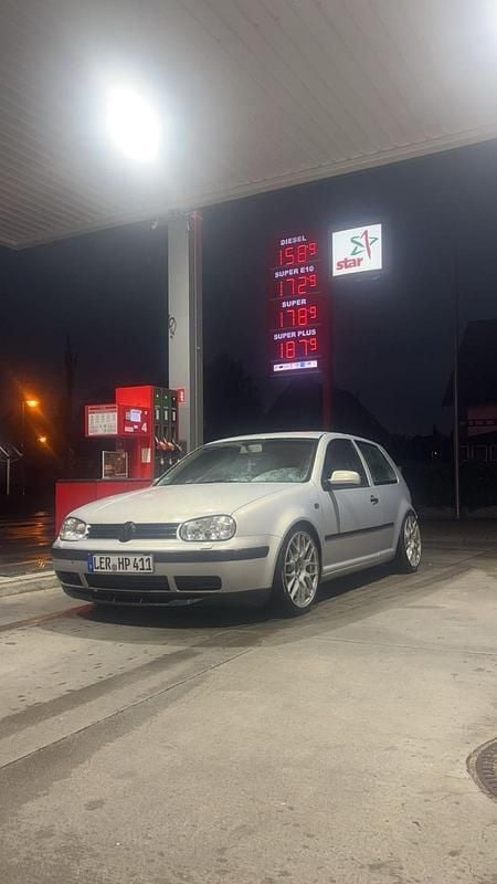 Silber Gebraucht 1999 VW Golf IV Limousine | 600 € (Fairer Preis) - Bild 1/4