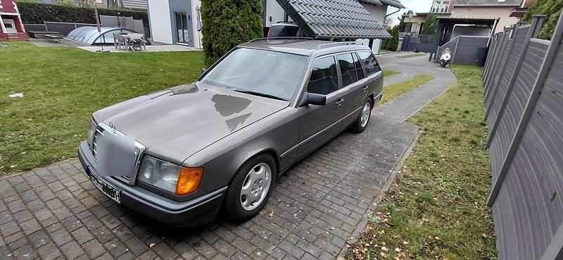 Gebraucht Mercedes E230 136 PS (100 kW) 1989 Grau Kombi