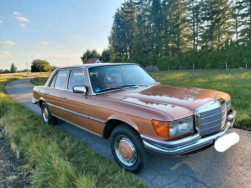 Gebraucht Mercedes E280 185 PS (136 kW) 1978 Gold Limousine