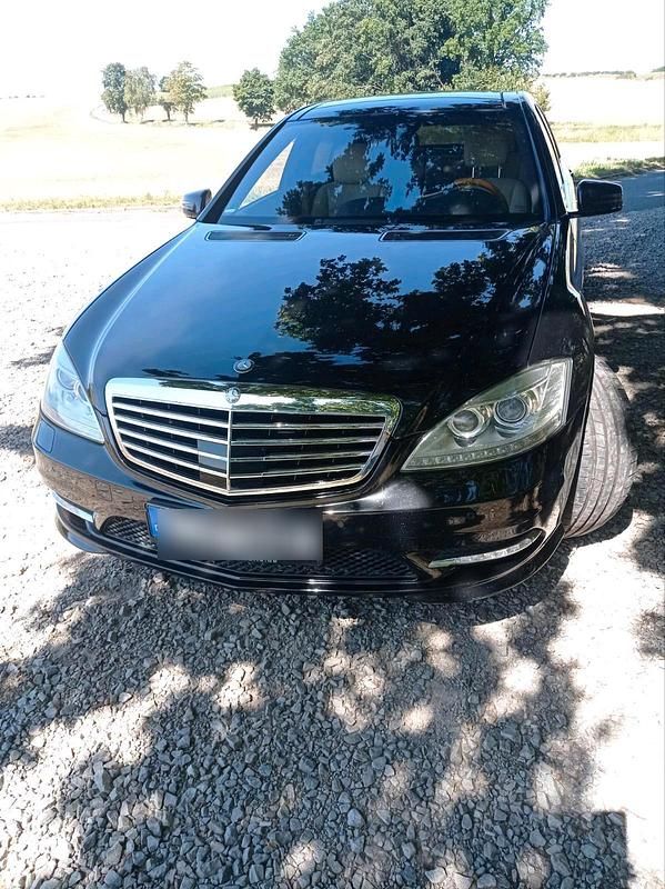 Schwarz Gebraucht 2010 Mercedes S500 Limousine | 15.999 € (Fairer Preis) - Bild 1/4