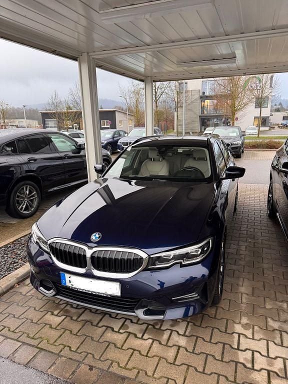 Gebraucht BMW 320 Efficient Dynamics 190 PS (139 kW) 2021 Blau Kombi