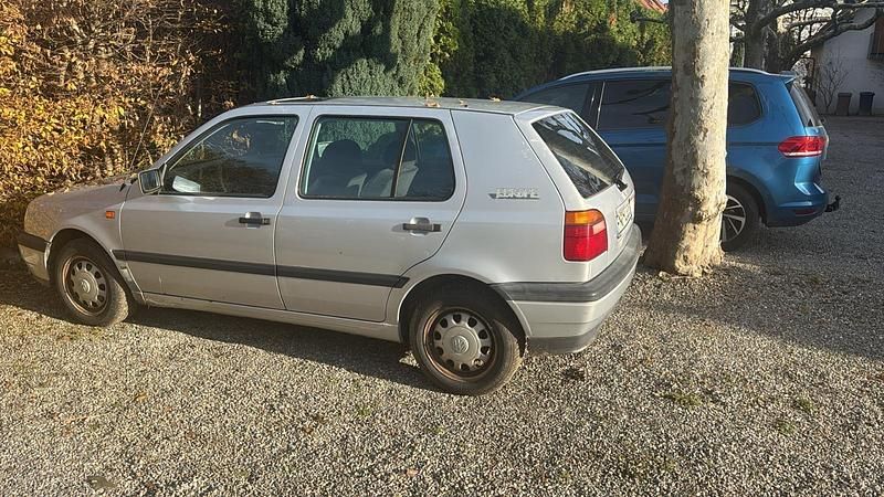 Grau Gebraucht 1991 VW Golf III Kleinwagen | 2.200 € - Bild 1/4