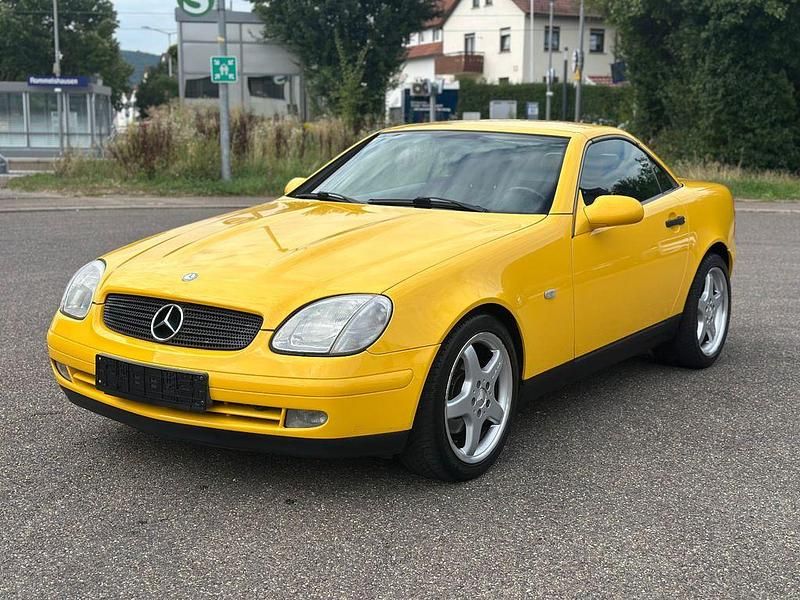 Gelb Gebraucht 1997 Mercedes SLK200 Cabrio | 6.999 € - Bild 1/4