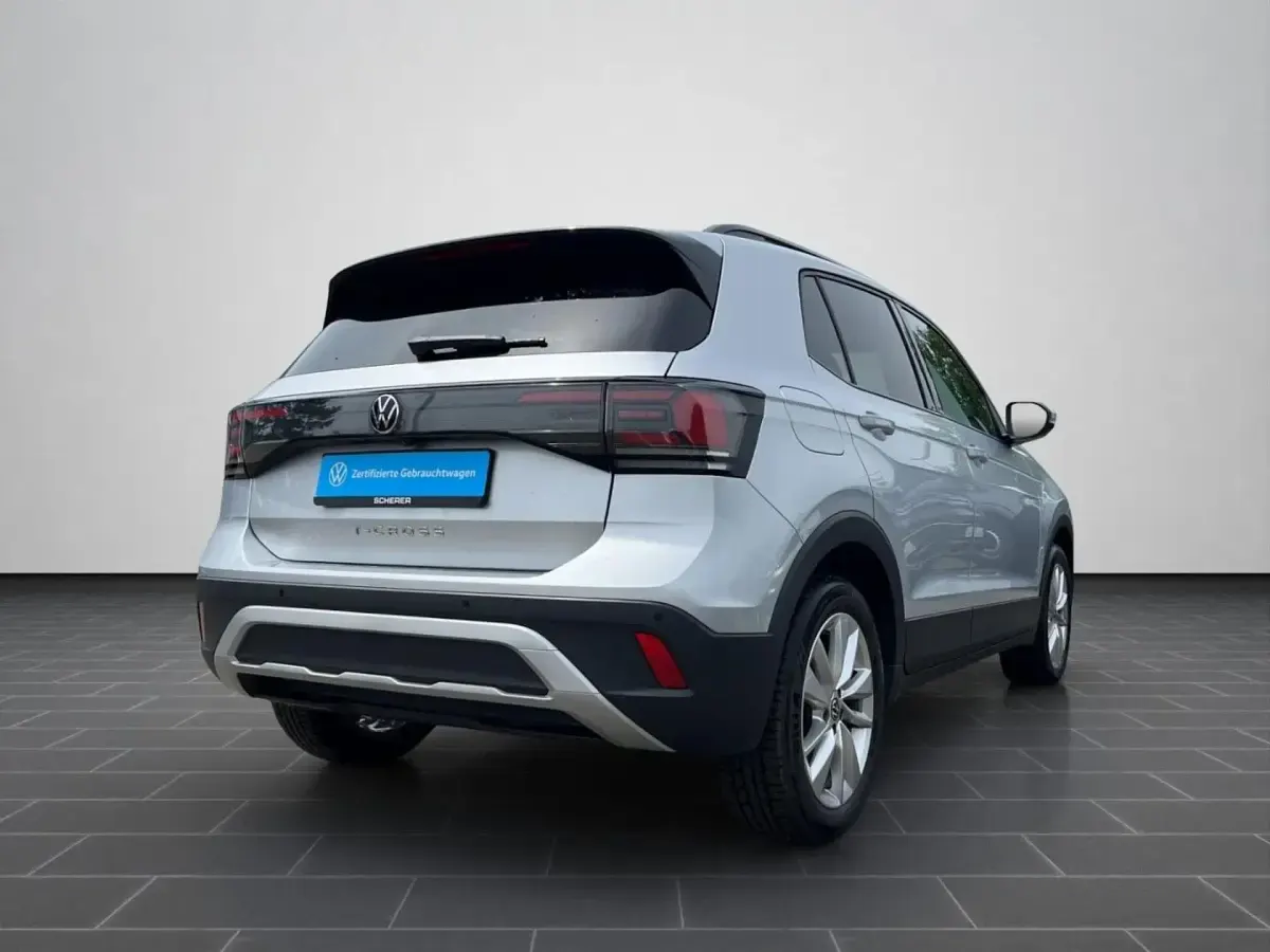 Gebraucht VW T-Cross Life 116 PS (85 kW) 2025 Reflexsilber metallic (metallic) SUV