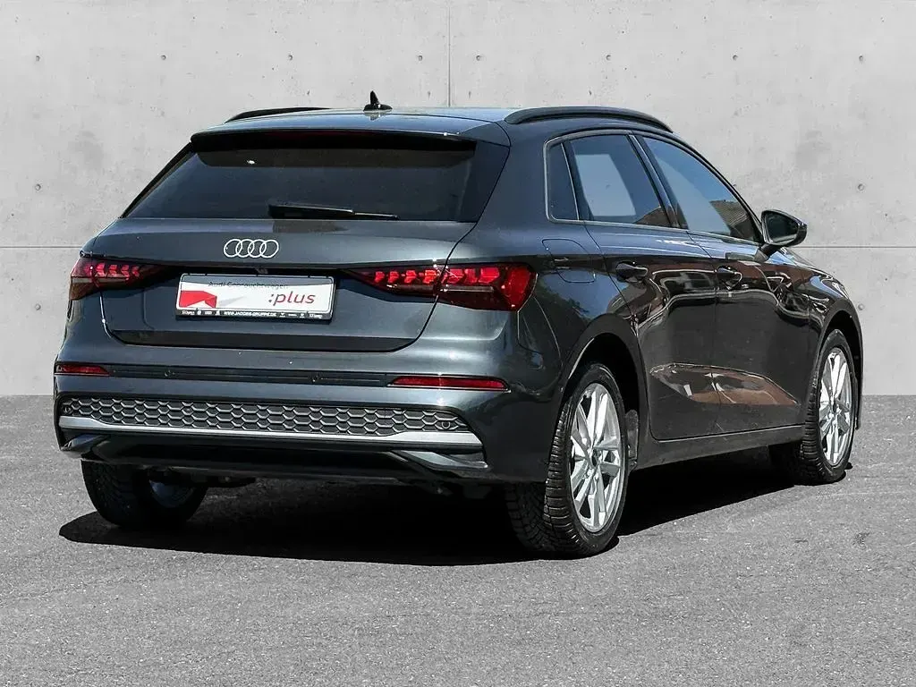 Second-hand Audi A3 Ambiente 204 CP (150 kW) 2025 Gri Berlinǎ