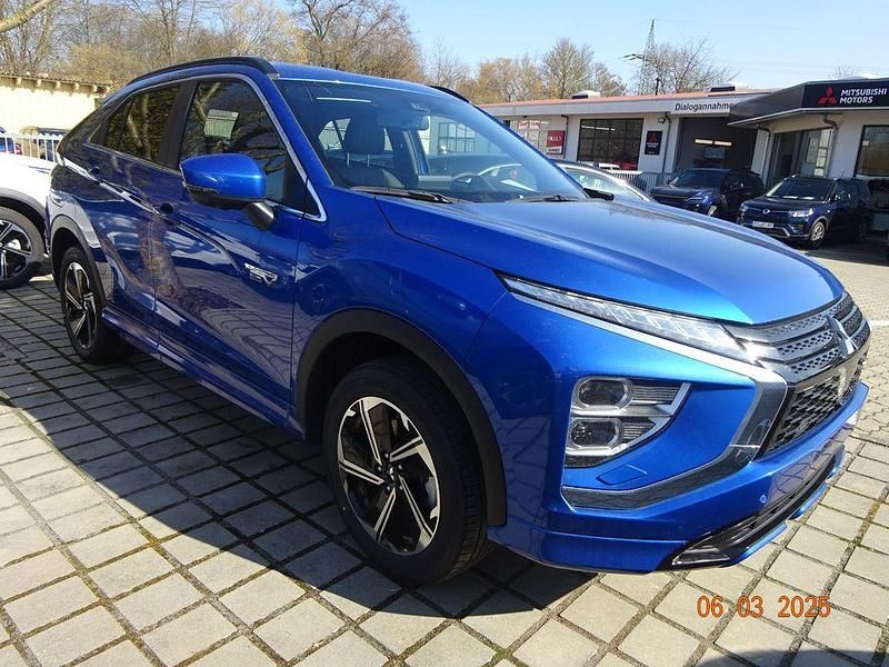 Blau Gebraucht 2024 Mitsubishi Eclipse Cross Plus SUV | 29.990 € (Fairer Preis) - Bild 1/4