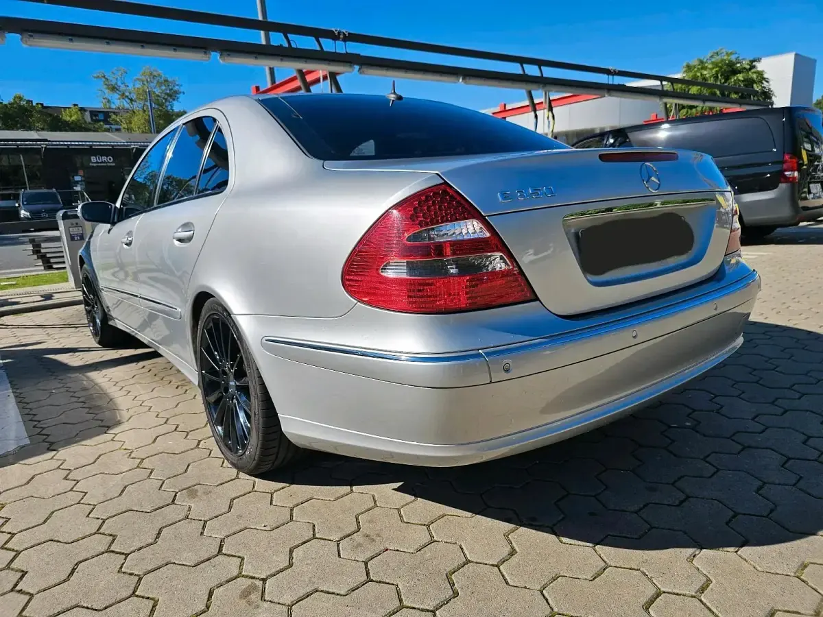 Gebraucht Mercedes E350 Avantgarde 272 PS (200 kW) 2005 Silber Limousine