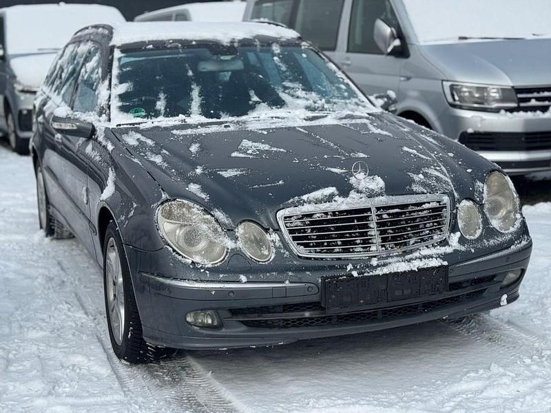 Gebraucht Mercedes E280 Avantgarde 177 PS (130 kW) 2005 Grau Limousine
