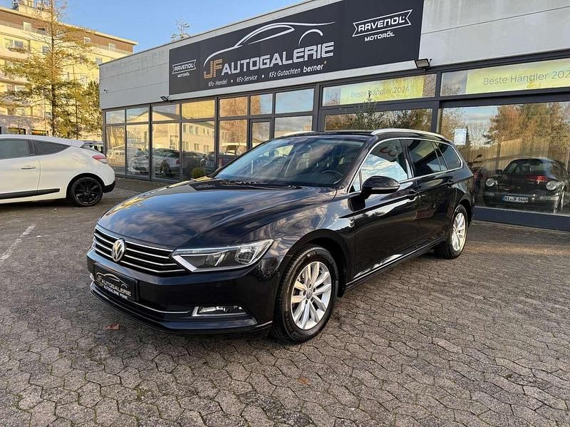 Deep black perleffekt Gebraucht 2015 VW Passat Comfortline Kombi | 13.900 € (Fairer Preis) - Bild 1/4