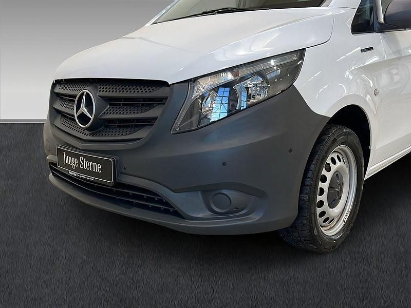 Gebraucht Mercedes e-Vito 85 kW (116 PS) 2021 Weiß Van / Kleinbus