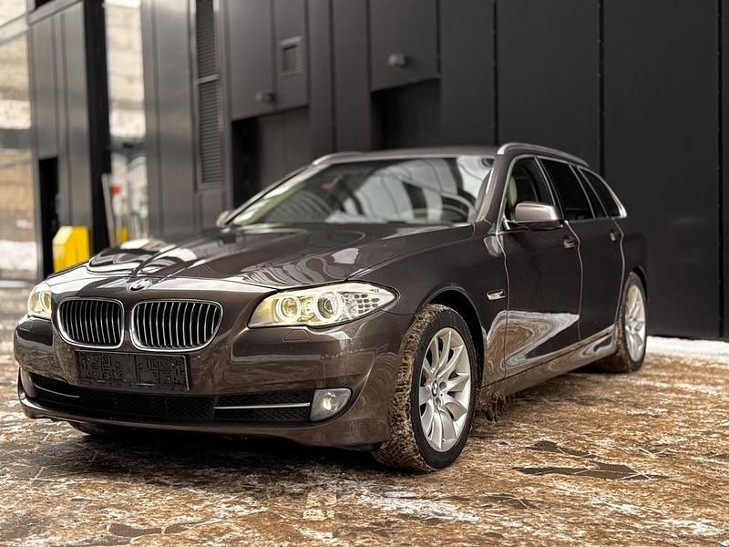 Gebraucht BMW 525 Performance 218 PS (160 kW) 2012 Braun Kombi