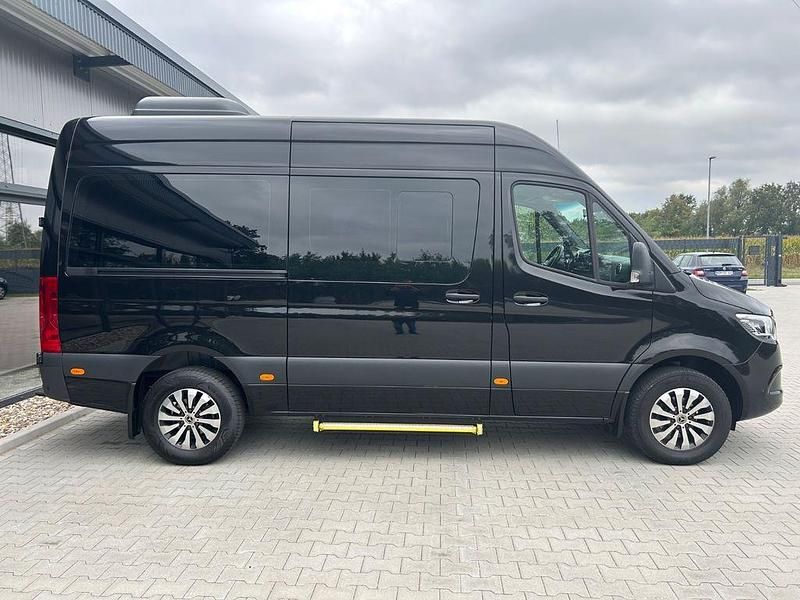 Gebraucht Mercedes Sprinter 170 PS (125 kW) 2023 Schwarz Van
