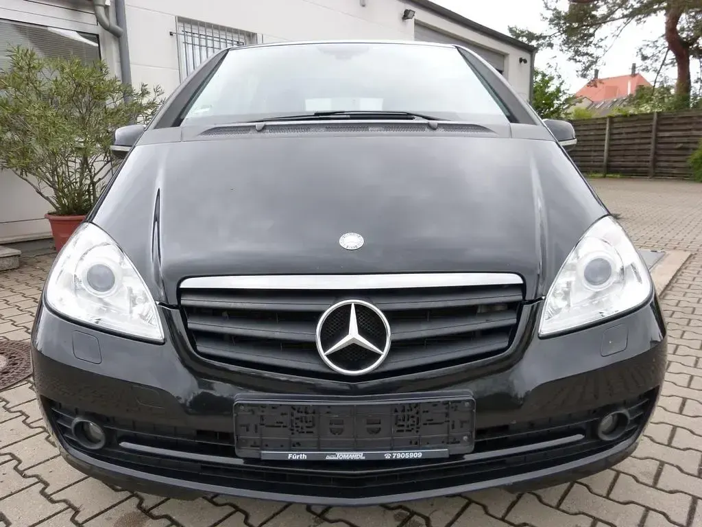 Gebraucht Mercedes A160 95 PS (69 kW) 2012 Schwarz Van / Kleinbus