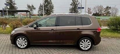 Gebraucht VW Touran Highline 150 PS (110 kW) 2016 Braun Van / Kleinbus