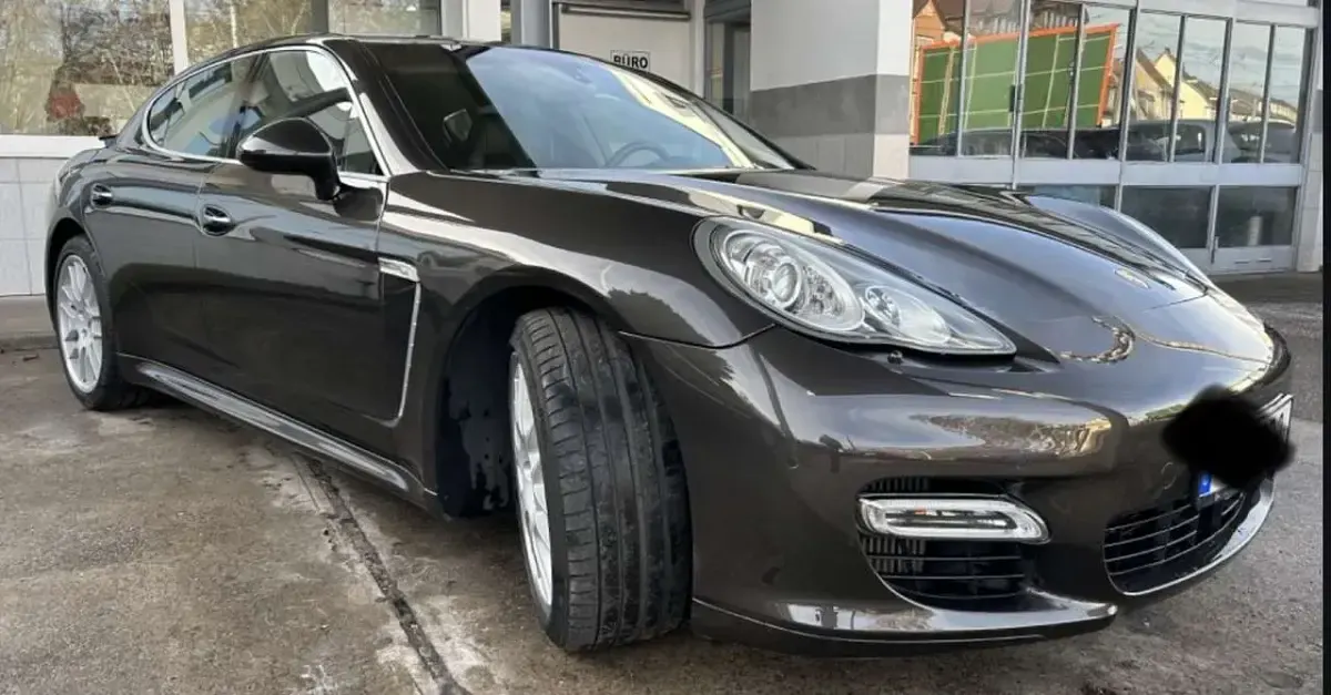 Gebraucht Porsche Panamera Turbo S 551 PS (405 kW) 2011 Schwarz Kleinwagen