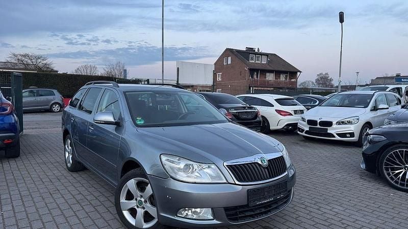 Grau Gebraucht 2013 Skoda Octavia Elegance Kombi | 5.300 € (Guter Preis) - Bild 1/4