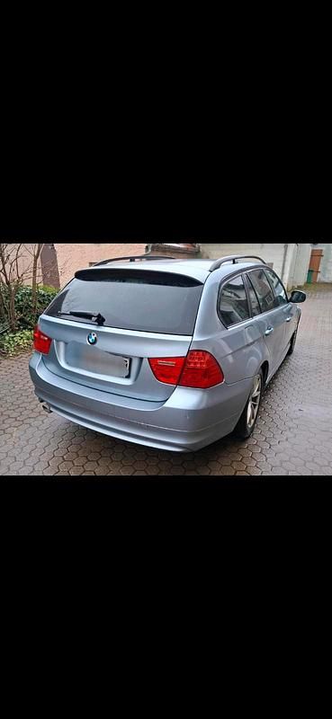 Gebraucht BMW 320 177 PS (130 kW) 2009 Kombi