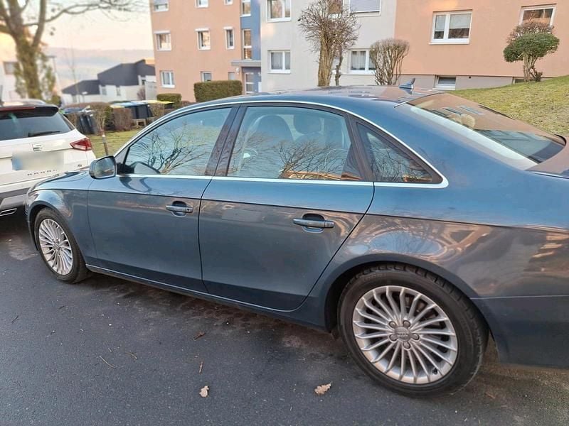 Gebraucht Audi A4 187 PS (137 kW) 2014 Blau Limousine