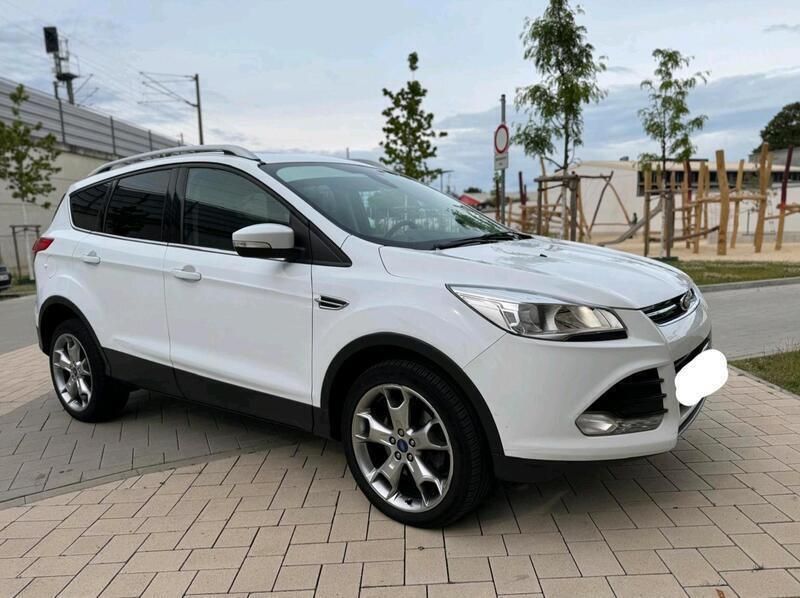 Weiß Gebraucht 2015 Ford Kuga Titanium SUV | 7.850 € (Guter Preis) - Bild 1/4