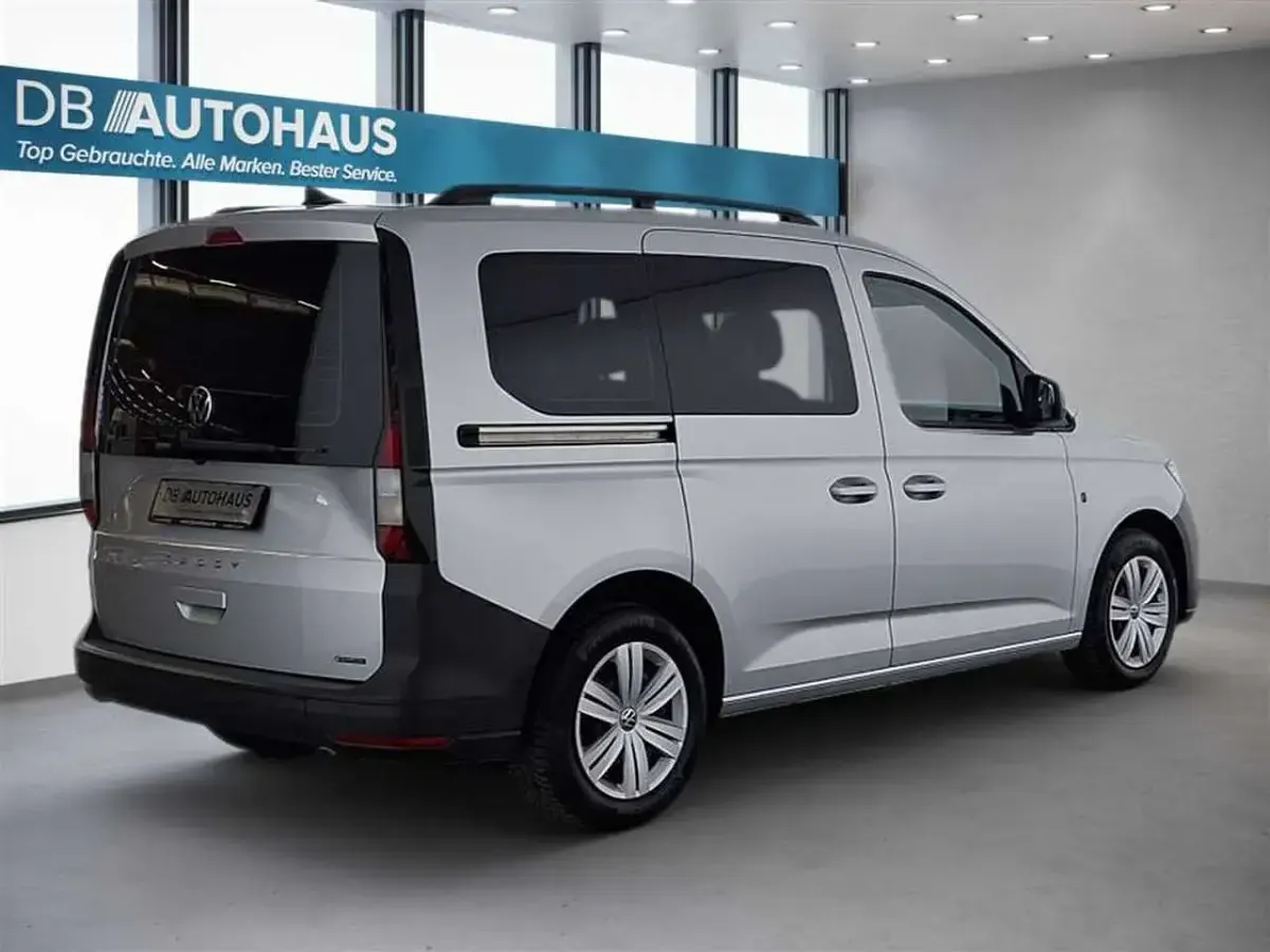 Gebraucht VW Caddy 122 PS (89 kW) 2023 Silber Van / Kleinbus