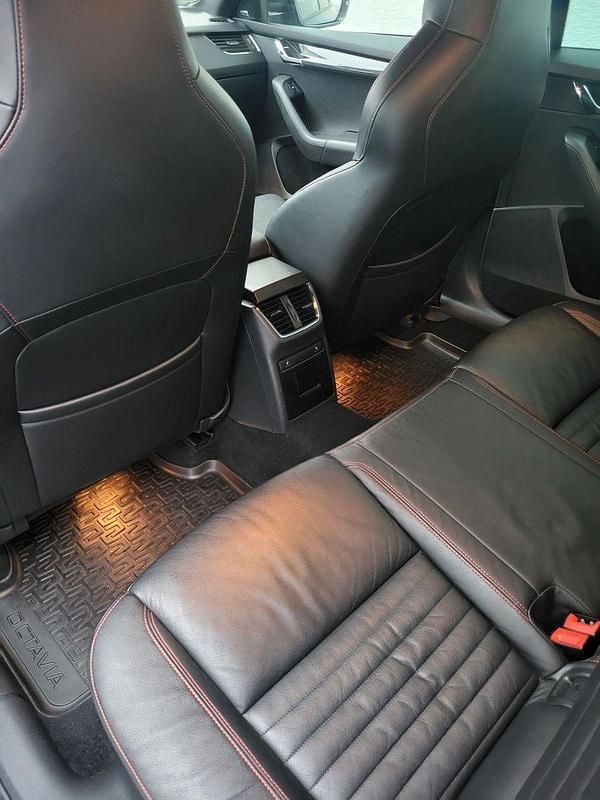 Blau Gebraucht 2015 Skoda Octavia RS Kombi | 14.500 € (Fairer Preis) - Bild 1/4