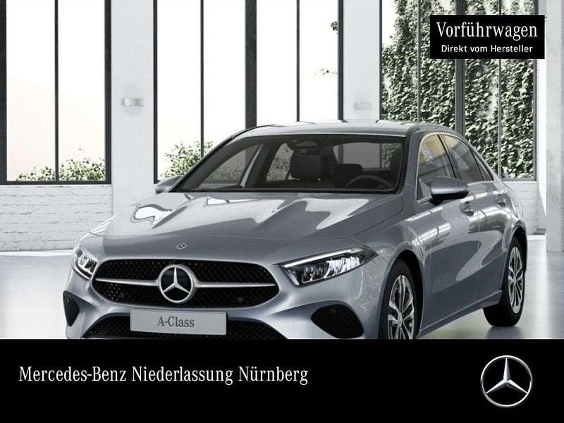 Schwarz Gebraucht 2025 Mercedes A200 Progressive Limousine | 35.900 € (Teuer) - Bild 1/4