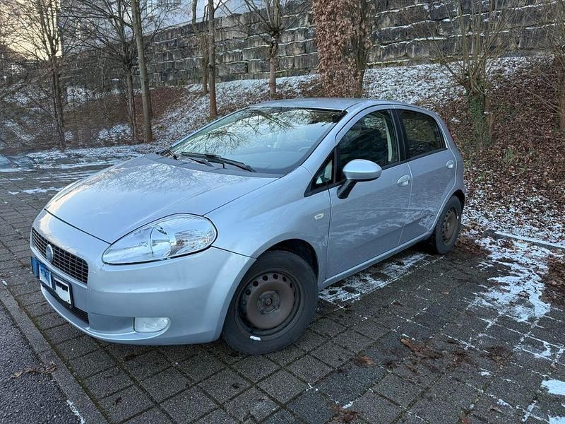Grau Gebraucht 2006 Fiat Grande Punto Dynamic Kleinwagen | 1.990 € (Fairer Preis) - Bild 1/4