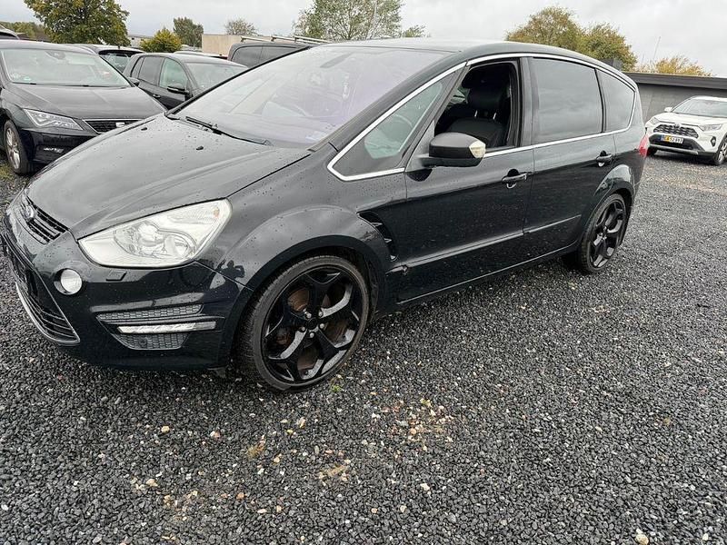 Schwarz Gebraucht 2012 Ford S-MAX Titanium Van / Kleinbus | 2.500 € (Superpreis) - Bild 1/4
