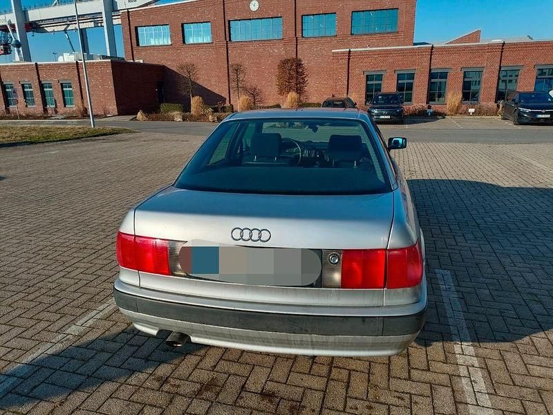Gebraucht Audi 80 90 PS (66 kW) 1993 Silber Limousine