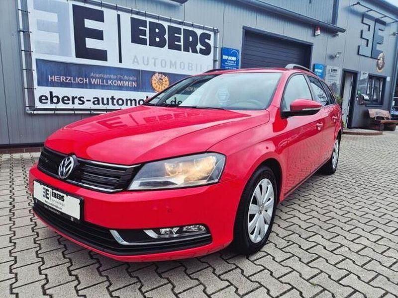 Rot Gebraucht 2012 VW Passat Kombi | 6.990 € (Fairer Preis) - Bild 1/4