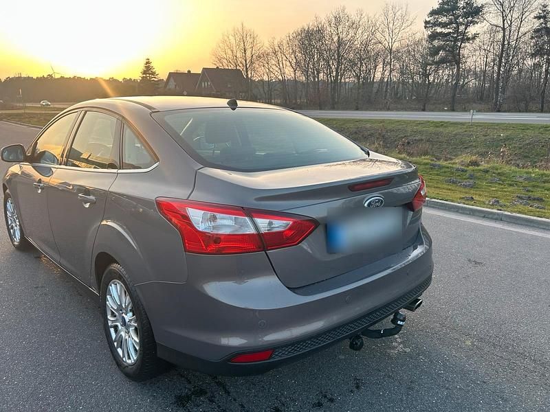 Gebraucht Ford Focus 150 PS (110 kW) 2011 Braun Limousine