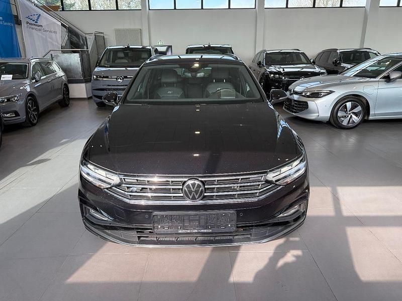 Gebraucht VW Passat R-line 200 PS (147 kW) 2022 Schwarz Kombi