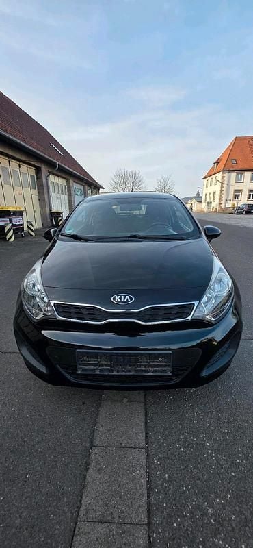 Gebraucht Kia Rio 87 PS (63 kW) 2013 Schwarz Kleinwagen