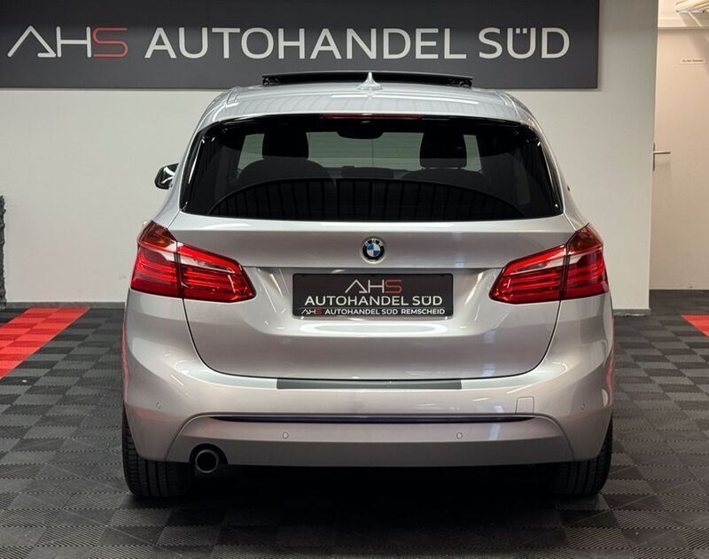 Gebraucht BMW 225 Active Tourer Sport Line 224 PS (164 kW) 2017 Glaciersilber metallic Van / Kleinbus