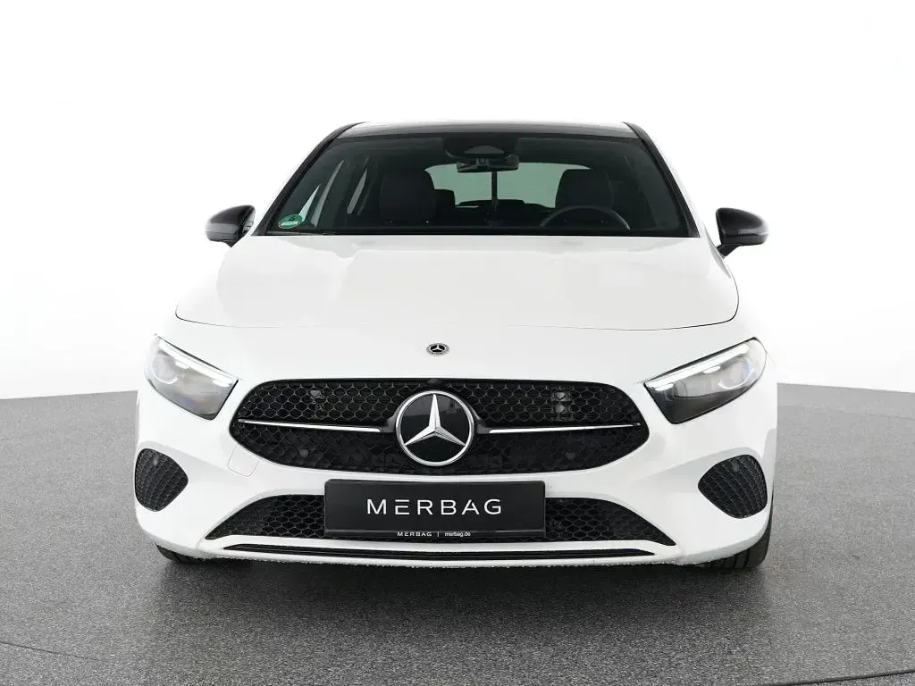 Gebraucht Mercedes A200 Advanced 163 PS (119 kW) 2025 Weiß Limousine