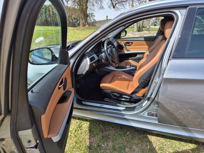 Second-hand BMW 320 Performance 184 CP (135 kW) 2010 Gri Break