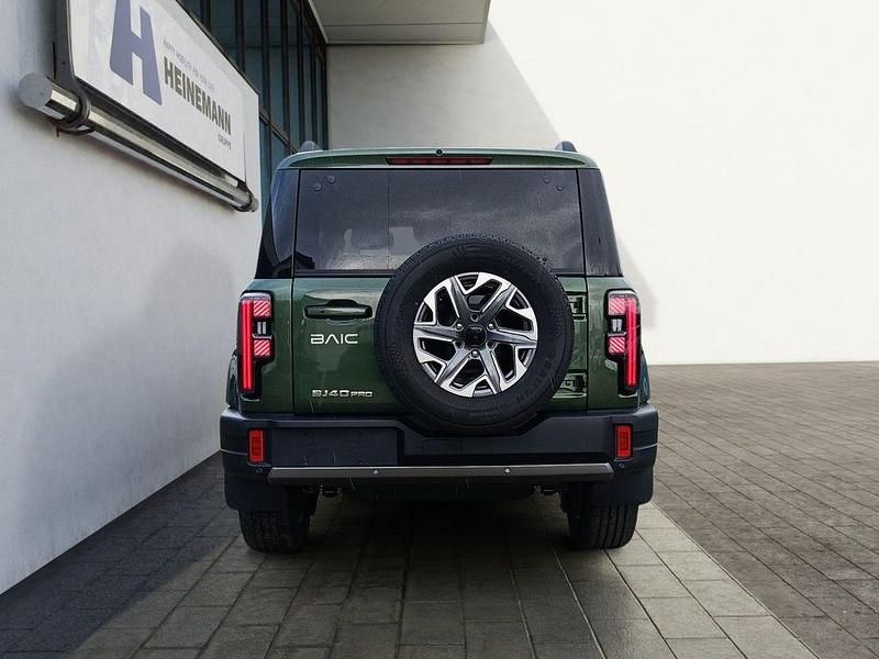 Neu Baic BJ40 234 PS (172 kW) 2026 Grün SUV