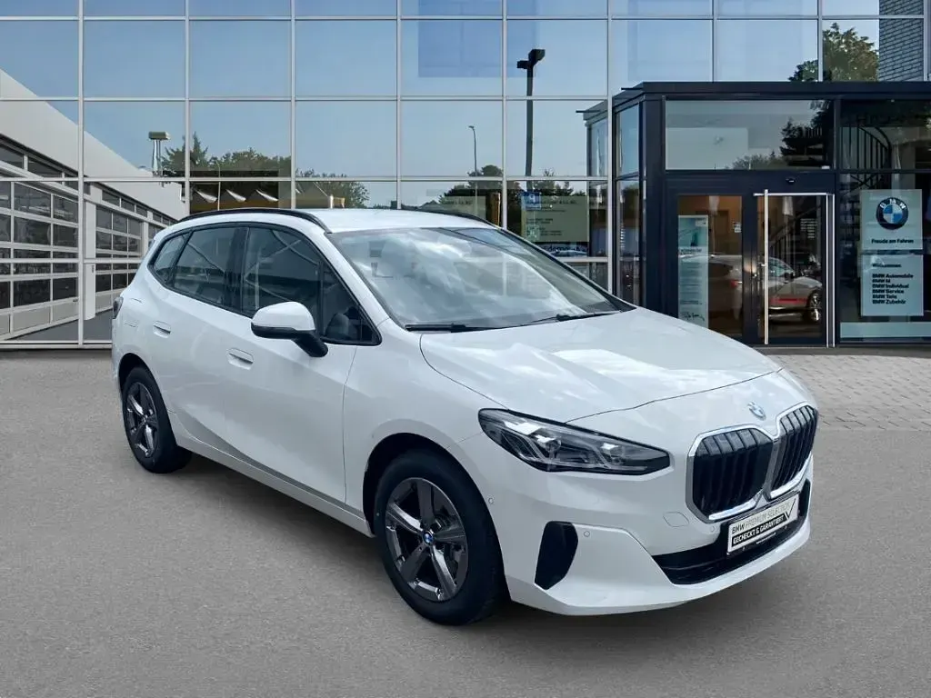 Gebraucht BMW 220 Active Tourer Efficient Dynamics 156 PS (114 kW) 2025 Weiss Van / Kleinbus