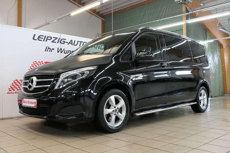 Gebraucht Mercedes V220 Edition 190 PS (139 kW) 2019 Obsidianschwarz Van / Kleinbus