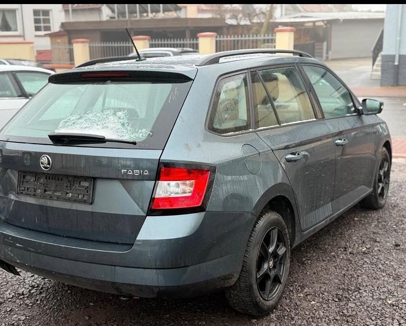 Gebraucht Skoda Fabia 90 PS (66 kW) 2016 Grau Kombi