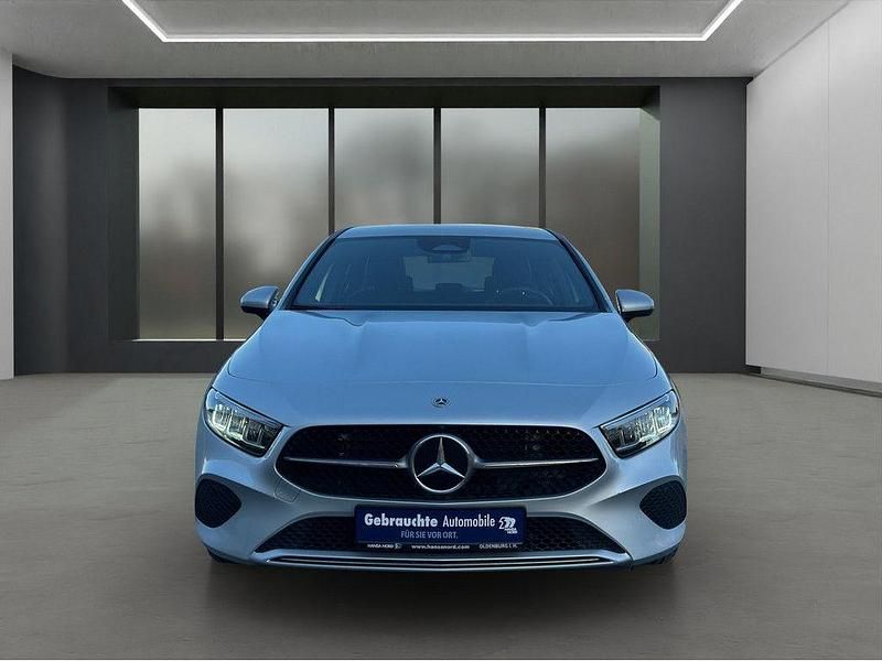 Gebraucht Mercedes A180 Progressive 150 PS (110 kW) 2023 Silber Limousine