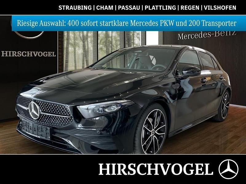 Kosmosschwarz Gebraucht 2025 Mercedes A200 AMG line Limousine | 33.620 € (Fairer Preis) - Bild 1/4