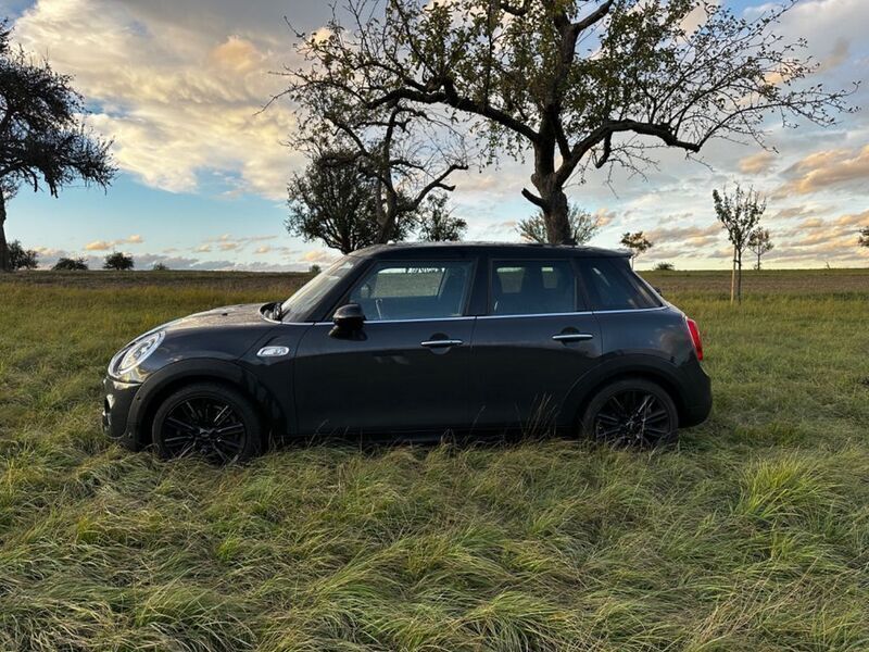 Grau Gebraucht 2015 Mini Cooper SD Kleinwagen | 16.100 € (Fairer Preis) - Bild 1/4