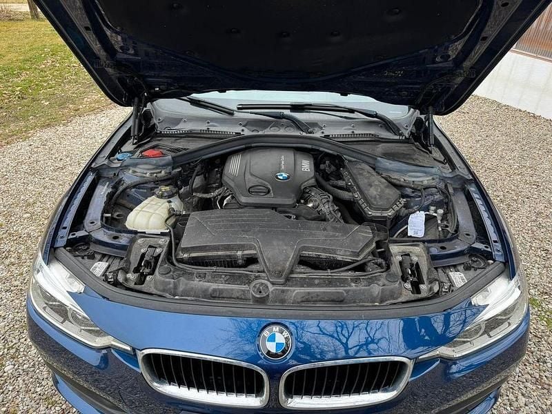 Gebraucht BMW 320 Sport Line 190 PS (139 kW) 2017 Blau Kombi