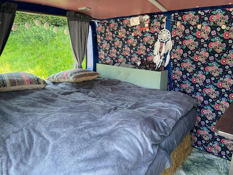 Gebraucht VW T5 105 PS (77 kW) 2010 Blau Van