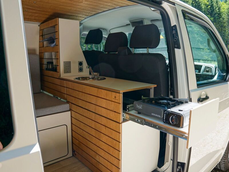 Weiß Gebraucht 2015 VW T6 Van | 34.900 € - Bild 1/4