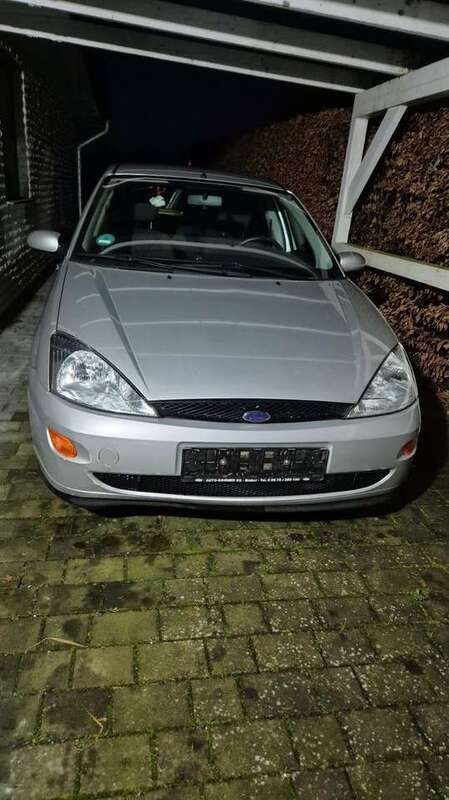 Gebraucht 2001 Ford Focus Futura Limousine | 1.000 € (Guter Preis) - Bild 1/4