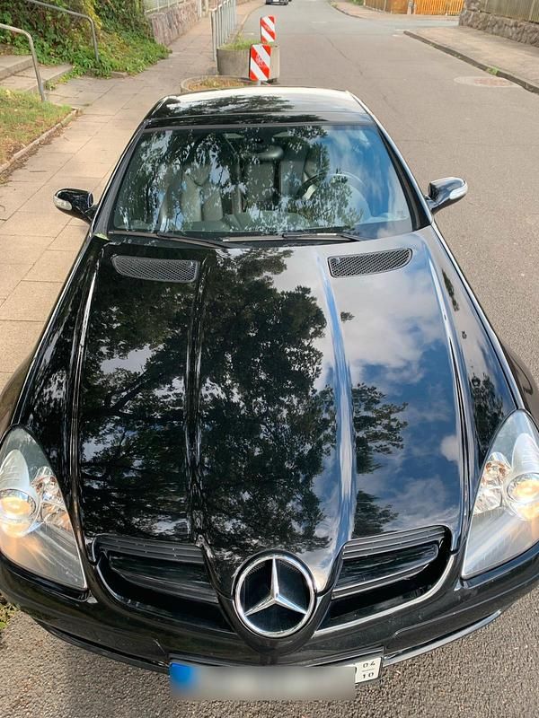 Schwarz Gebraucht 2007 Mercedes SLK200 Cabrio | 8.950 € (Etwas zu teuer) - Bild 1/4