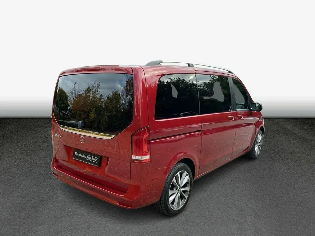 Gebraucht Mercedes V300 237 PS (174 kW) 2022 Hyazinthrot Van / Kleinbus