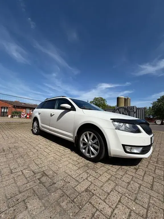 Usata Skoda Octavia Ambition 150 CV (110 kW) 2013 Bianco Station wagon